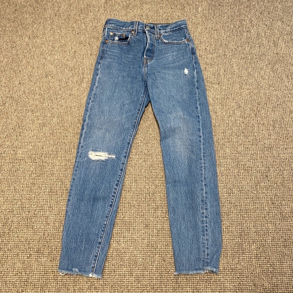 Levi’s Darkwash Ripped Jeans Size 24 - Picture 2 of 2